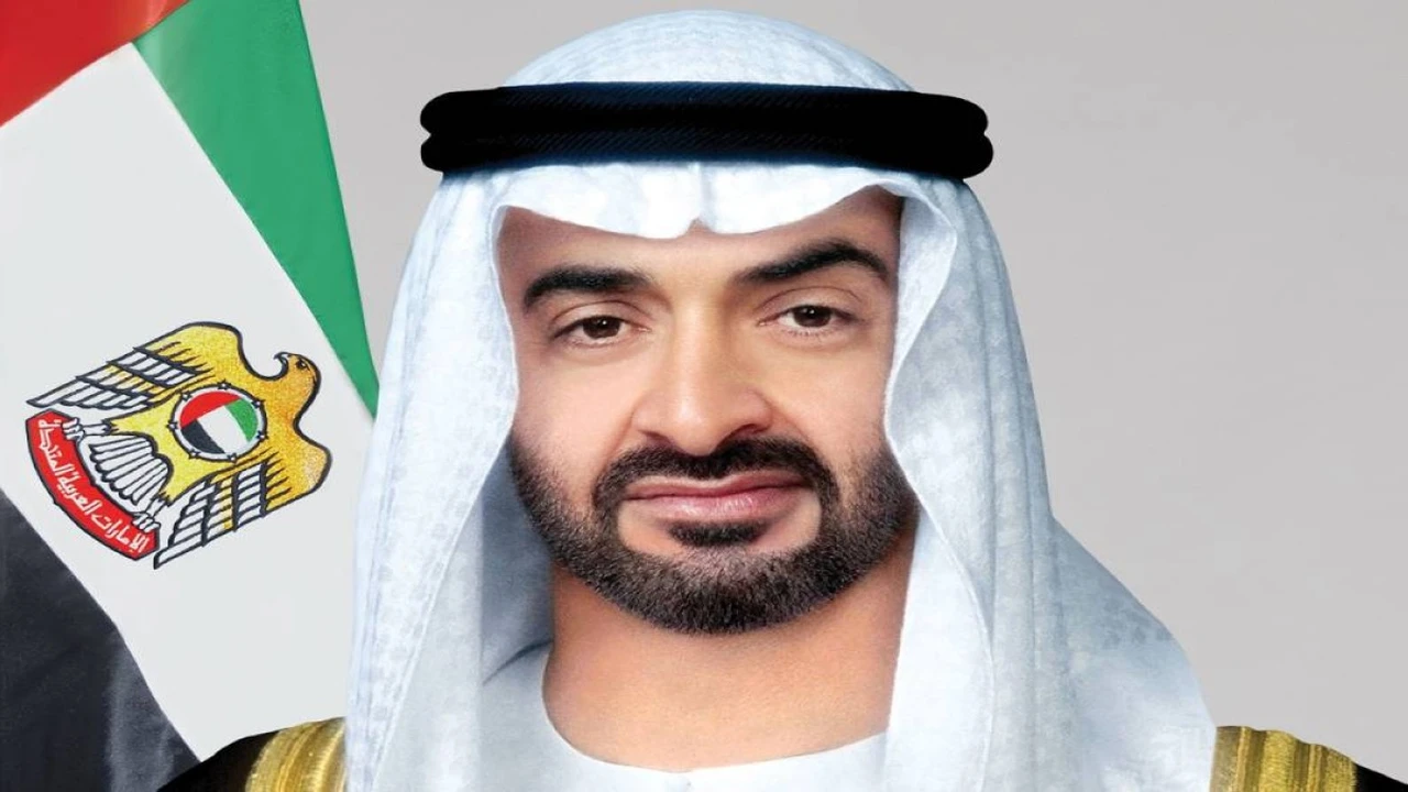 رئيس الدولة يحتفل بعيد الأضحى بصلاة في جامع الشيخ زايد بأبوظبي